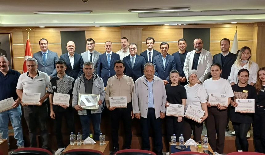 Tarsus'ta kursiyerler için sertifika töreni düzenlendi