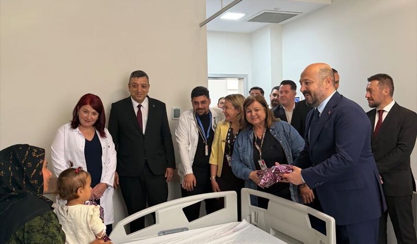 Adana İl Sağlık Müdürü Halil Nacar, Karşıyaka Devlet Hastanesini ziyaret etti