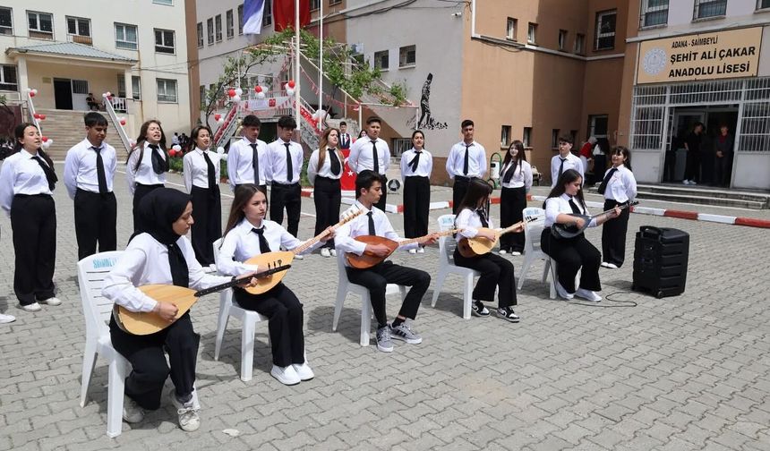 Adana, Mersin ve Hatay'ın ilçelerinde Atatürk'ü Anma, Gençlik ve Spor Bayramı kutlandı