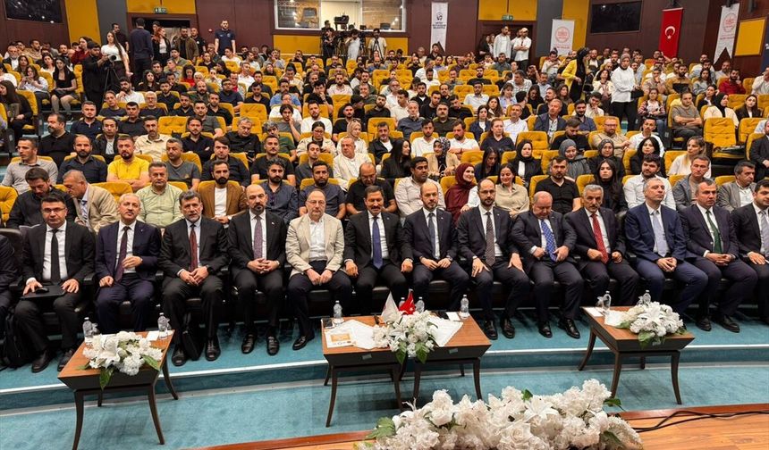 Emlak Konut GYO Genel Müdürü Yılmaz, Hatay'da afet yönetimi konulu programda konuştu: