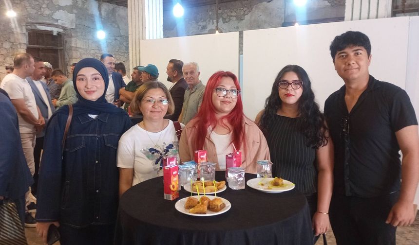 Finike'de bayramlaşma töreni düzenlendi