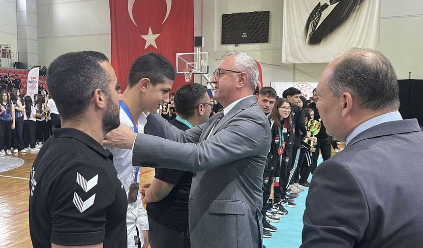 İskenderun ilçesinde başarılı sporcular ödüllendirildi