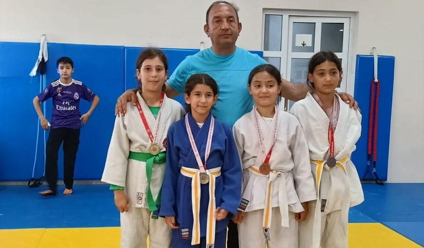 Kumluca'da judo müsabakaları yapıldı