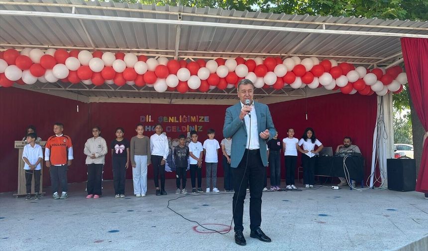 Kumluca'da ortaokulda 'Dil Şenliği' düzenlendi