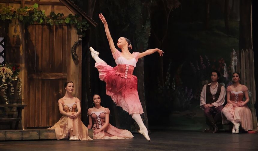 Mersin Kültür Yolu Festivali'nde 'Giselle' balesi sahnelendi