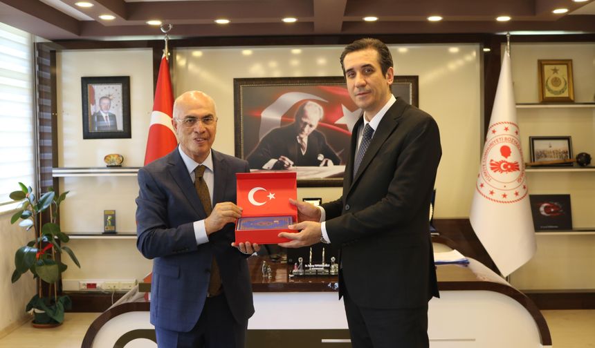 Mersin Müftüsü Mustafa Topal, Bozyazı Kaymakamı Topsakaloğlu'nu ziyaret etti