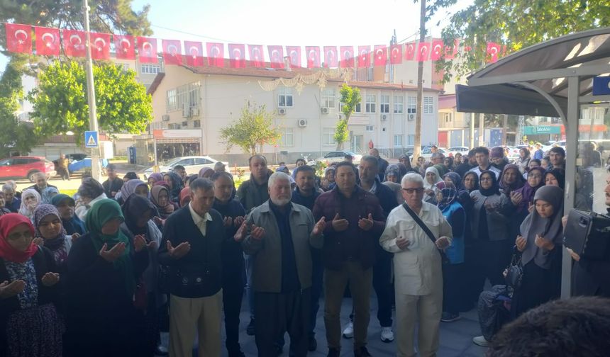 Mersin'de hacı adayları kutsal topraklara uğurlandı