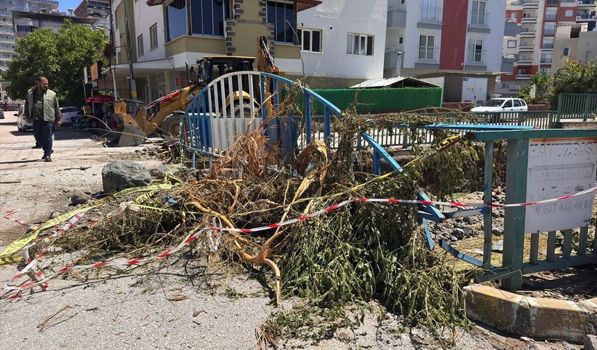 Osmaniye'de sağanaktan etkilenen alanlarda temizlik çalışması başlatıldı
