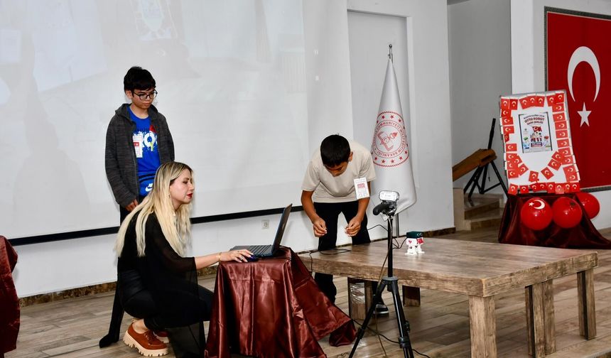 Silifke ilçesinde 'Otto Robot Dans Şenliği' düzenlendi