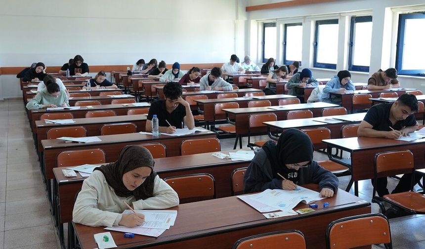Gençlere YKS Öncesi “Son Prova” Desteği