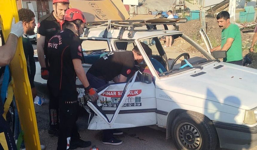Kahramanmaraş’ta iki otomobil çarpıştı: 3 yaralı