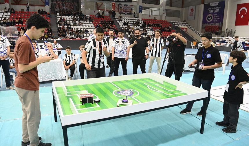 Teknoloji Tutkunu Gençler Robotik Festivalinde Buluştu