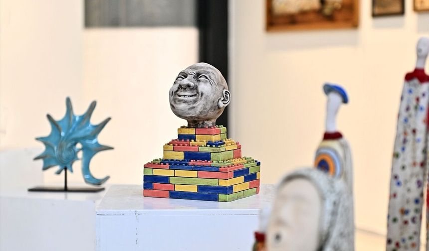 Antalya'da 'Zamansız Motifler' sergisi açıldı
