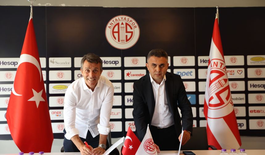 Antalyaspor, teknik direktör Bülent Korkmaz ile sözleşme imzaladı