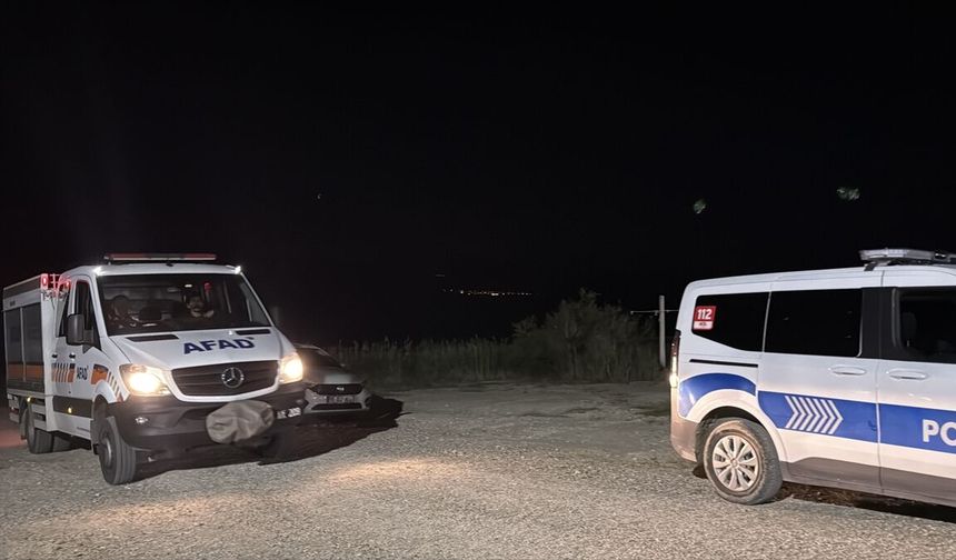 Burdur Gölü'nde kanoyla açıldıktan sonra kendilerinden haber alınamayan 2 kişi bulundu