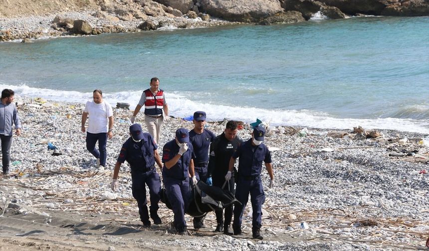 Hatay'da denizde erkek cesedi bulundu