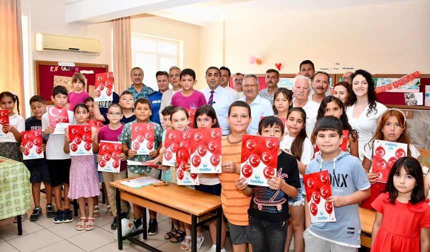 Silifke'de öğrenciler karne heyecanı yaşadı