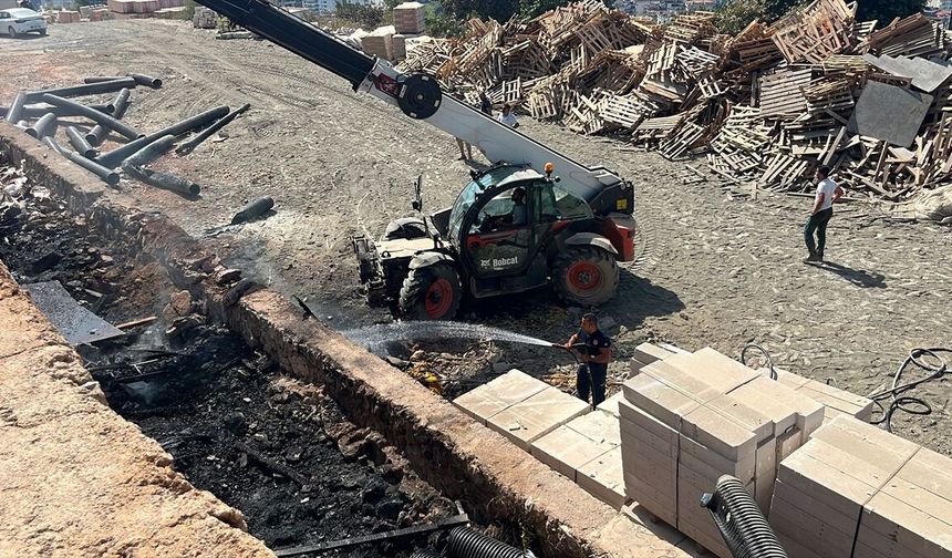 Alanya'da üniversite inşaatında çıkan yangın söndürüldü