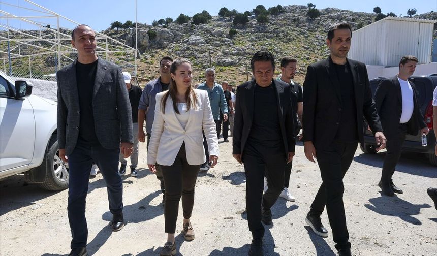 Antalya Büyükşehir Belediye Başkan Vekili Özdemir, Feslikan'da güreş sahasını gezdi