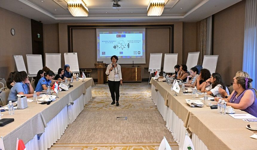 Antalya'da kadınlara yönelik tematik alan eğitimi düzenlendi