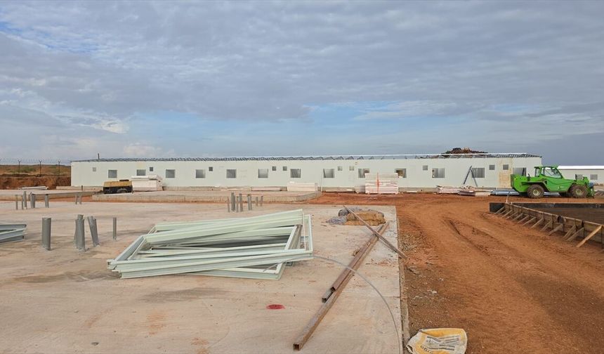 Karmod Nijer'de altın maden sahasına prefabrik işçi kampı kuruyor