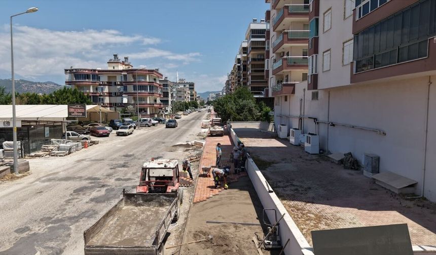 Kumluca'da Mimar Sinan Caddesi'nde kaldırım çalışması tamamlandı