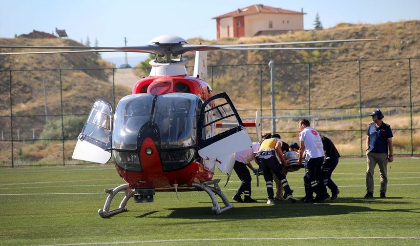 Malatya'da asidoz tanısı konulan hasta ambulans helikopterle sevk edildi