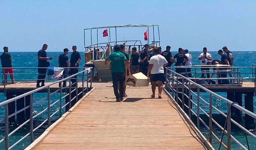 Mersin'de denizde erkek cesedi bulundu