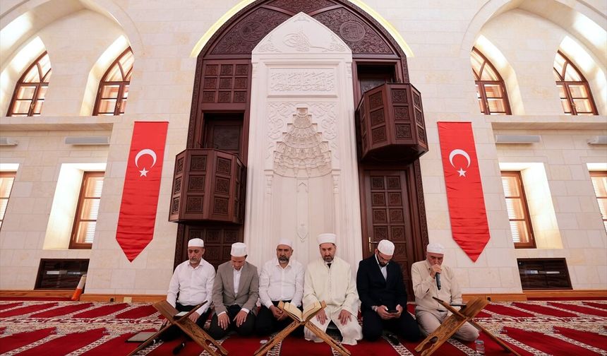 Somuncu Baba Külliyesi'nde 15 Temmuz şehitleri dualarla anıldı
