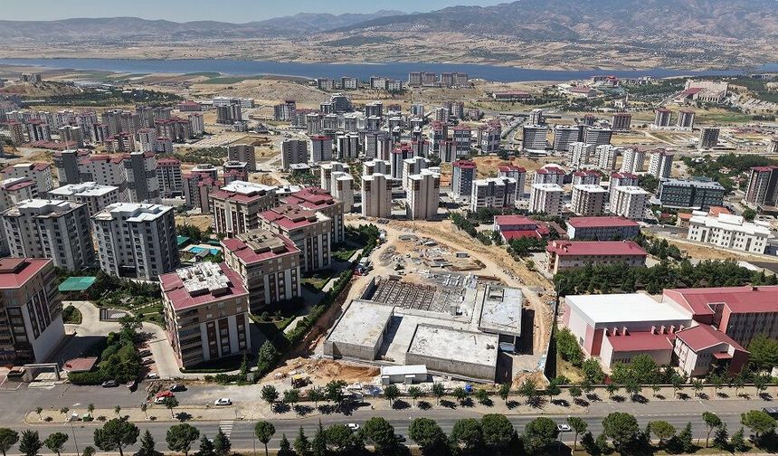 Gençlik Merkezi Hızla Yükseliyor…