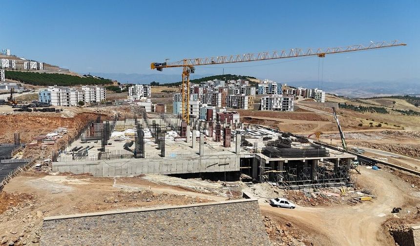 Yeni Sağlık Üssünde Çalışmalar Tüm Hızıyla Sürüyor