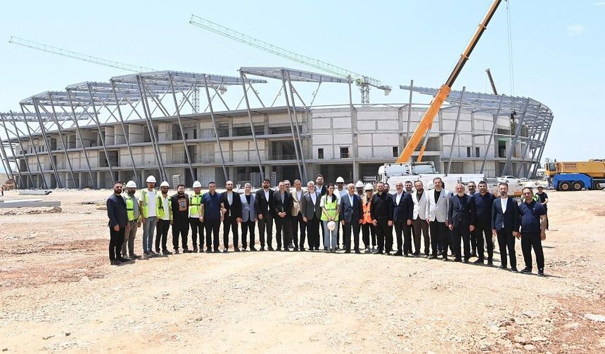 Kahramanmaraş Stadyumu Yükseliyor