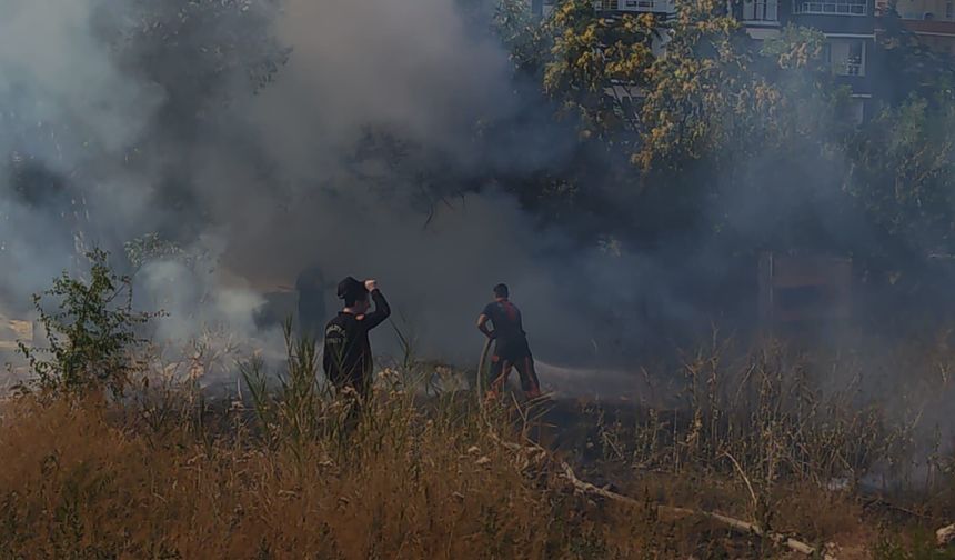 Battalgazi'de çıkan ot yangını söndürüldü