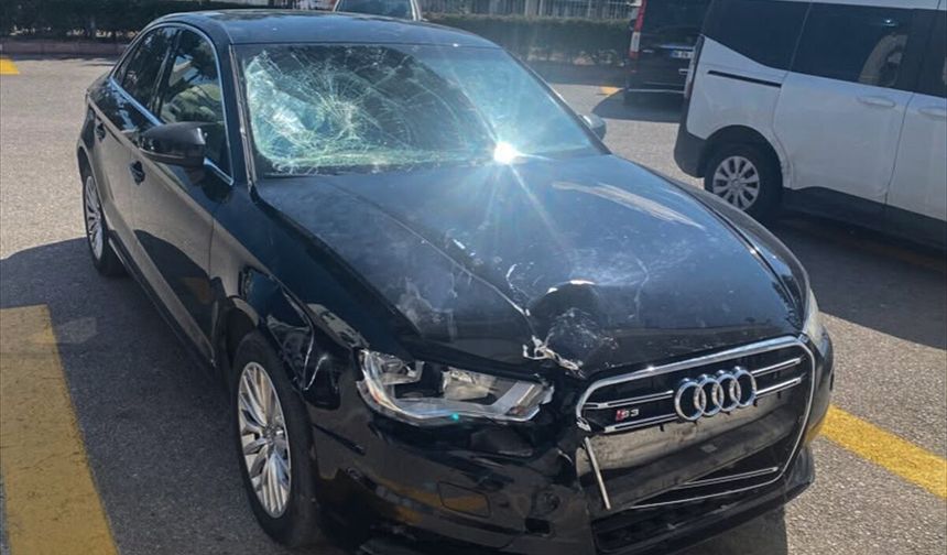 GÜNCELLEME - Mersin'de otomobiliyle çarptığı motosikletteki 2 kişinin üzerinden geçen sürücü yakalandı