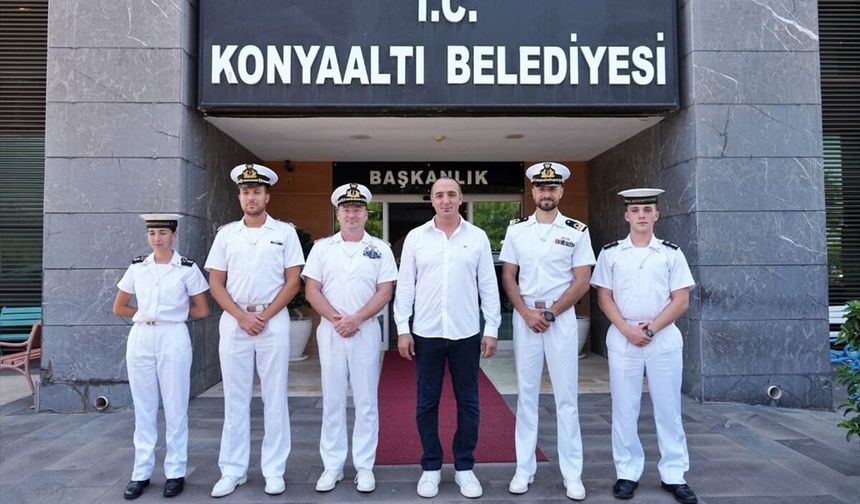 İtalyan Deniz Kuvvetleri heyeti Konyaaltı Belediye Başkanı Kotan'ı ziyaret etti