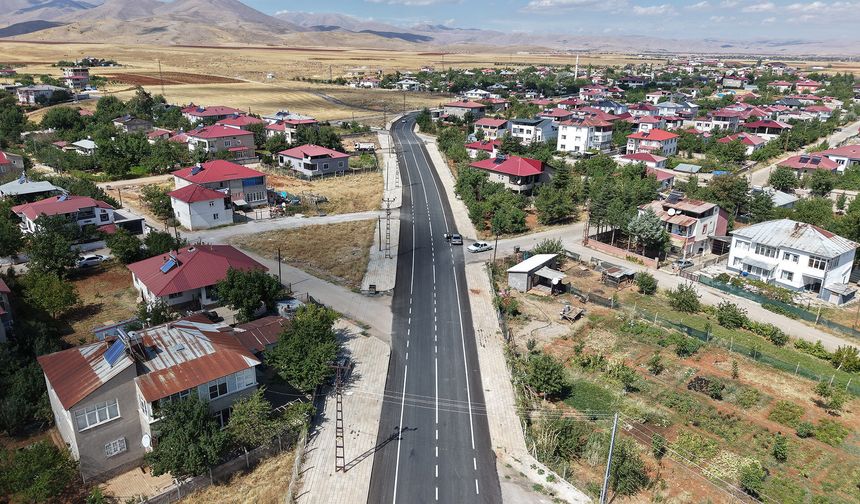Afşin’de 3 Mahallenin Ulaşımını İyileştiren Yol Yatırımı Tamamladı
