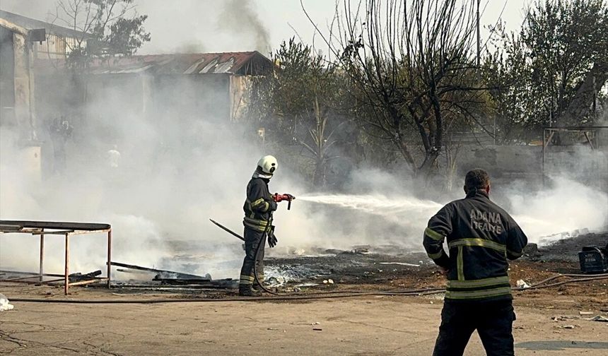 Adana'da hal kompleksinde çıkan yangın söndürüldü
