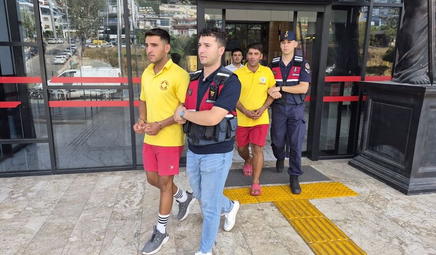 Alanya'da market çalışanının bıçaklanmasına ilişkin 2 şüpheli tutuklandı