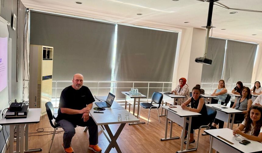 Anamur'da öğretmenlere 'Sınıf yönetimi' semineri verildi