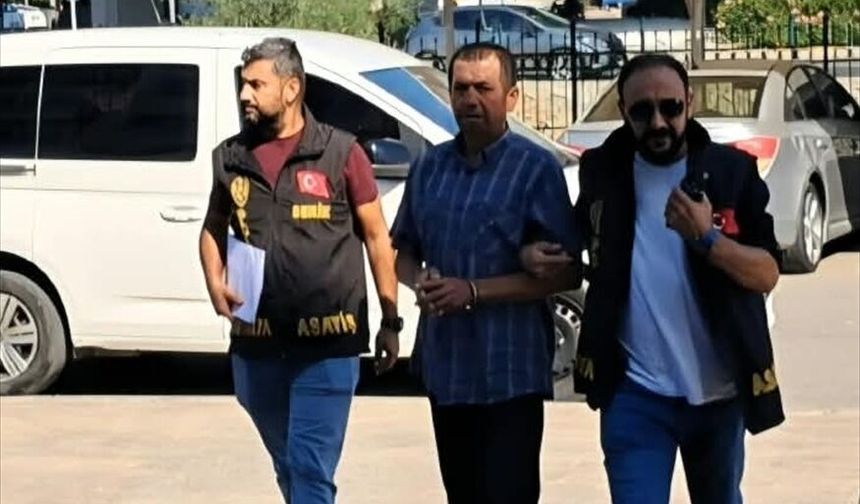Antalya'da garajdaki otomobili ateşe veren motosikletli şüpheli tutuklandı