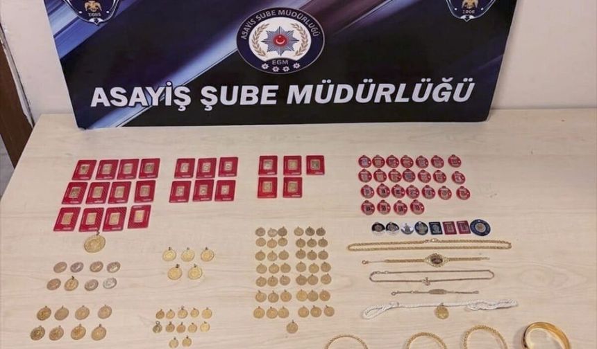 Antalya'da kendilerini komiser olarak tanıtıp dolandırıcılık yapan 2 şüpheli tutuklandı