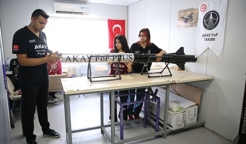 Genç mühendis adayları 'Nefes' ve 'Beren' roketleriyle TEKNOFEST'te derece hedefliyor