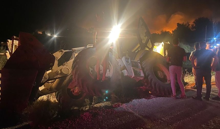 GÜNCELLEME 2 - Antalya'da ormanlık ve tarım arazilerinin bulunduğu alanda çıkan yangına müdahale ediliyor