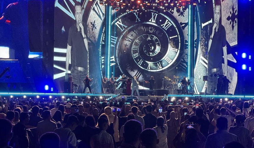 Kahramanmaraş'ta Kültür Yolu Festivali'nde Kıraç sahne aldı