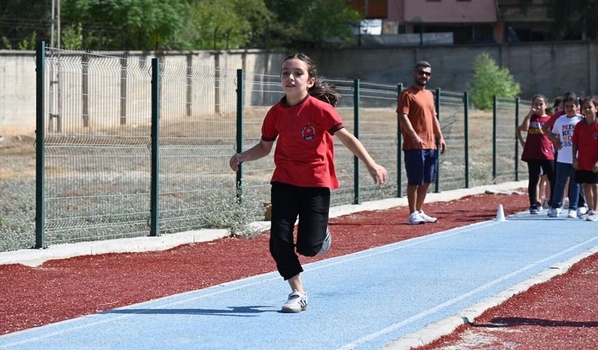 Osmaniye'de ilkokul öğrencileri için atletizm şenliği yapıldı