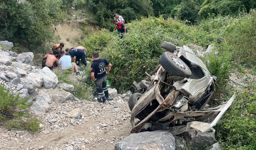 Osmaniye'de şarampole devrilen otomobilin sürücüsü yaralandı