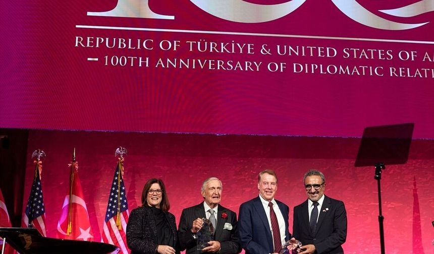 Rahmi Koç ve Bill Ford'a New York'ta onur ödülü verildi