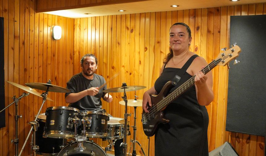 Türkiye'nin ilk işitme engelli müzik grubu 'seslerini' Türkiye'ye duyurmak istiyor