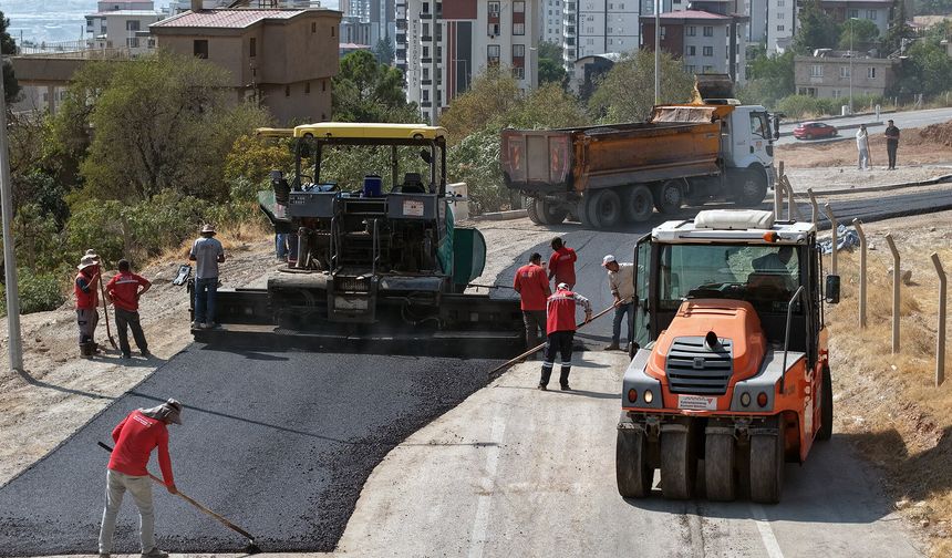 Büyükşehir’in Asfalt Mesaisi Yeni Haftada 5 İlçe 17 Farklı Noktada Devam Edecek